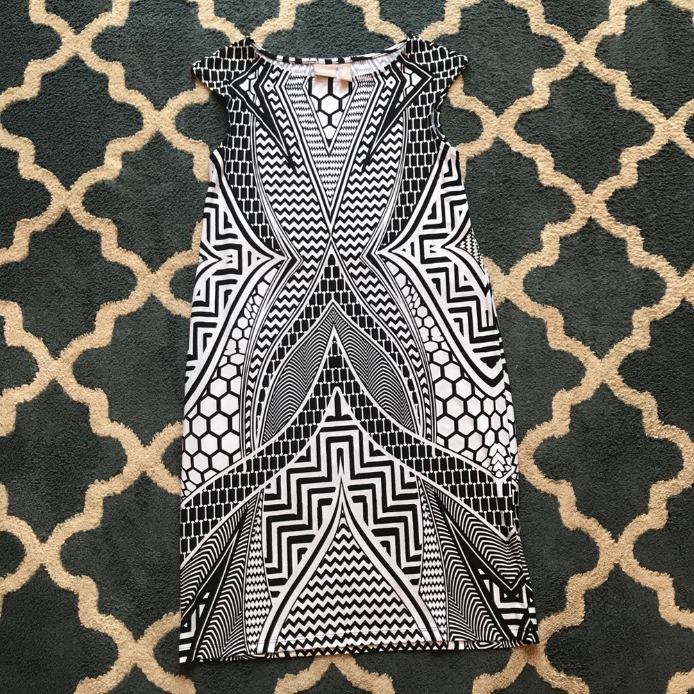 Chicos black and white stretch sheath dress small